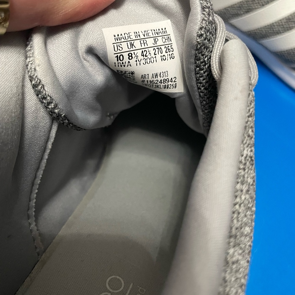 Adidas - Picture 2 of 3